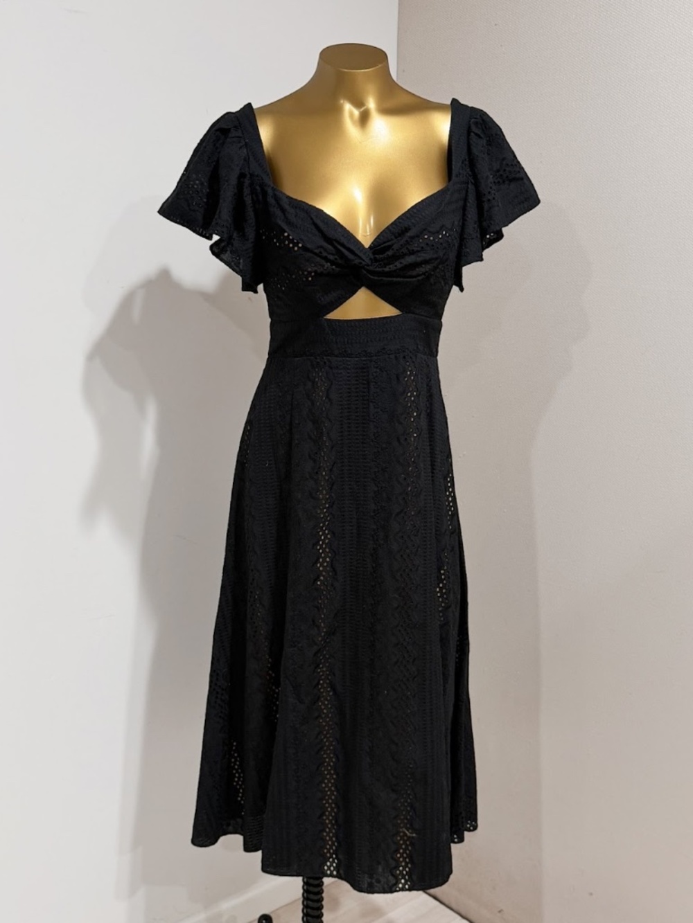 BCBGMaxAzria Black Lace Embroidered Fit and Flare Eyelet Midi Dress Size 4